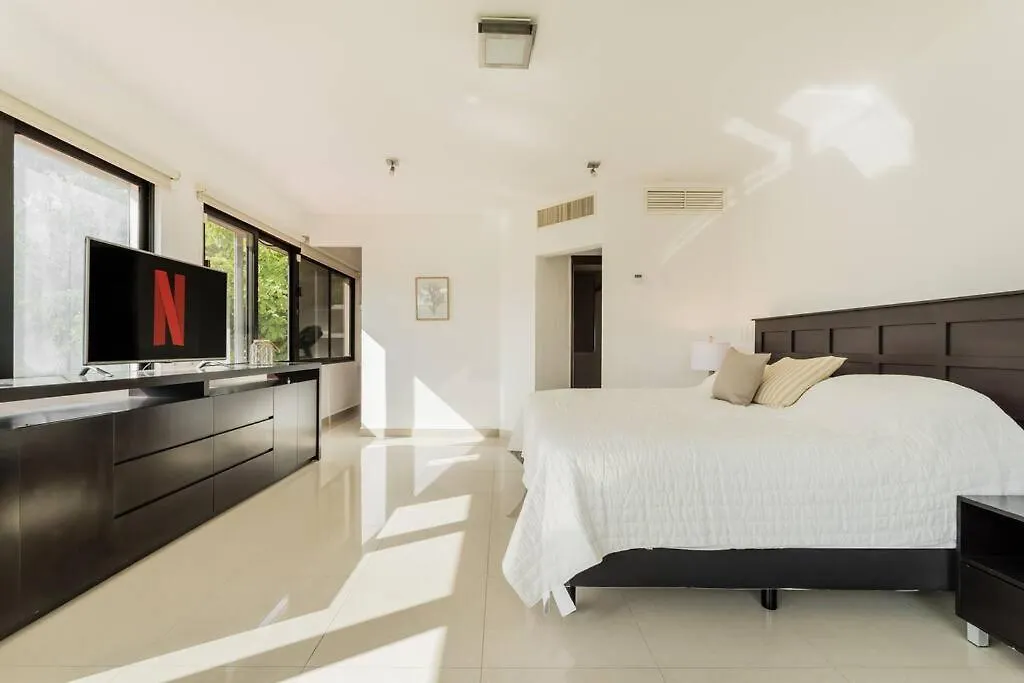 Stylish Lagoon Front Villa By Casa Paraiso Cancún