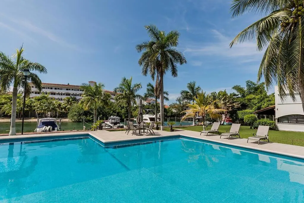 Stylish Lagoon Front Villa By Casa Paraiso Cancún