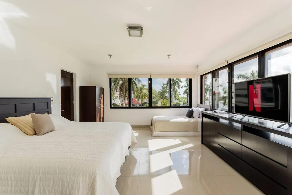 Stylish Lagoon Front Villa By Casa Paraiso Cancun