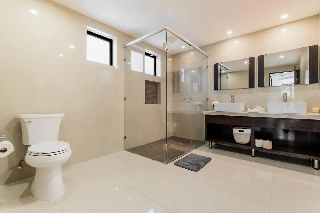 Stylish Lagoon Front Villa By Casa Paraiso Cancun