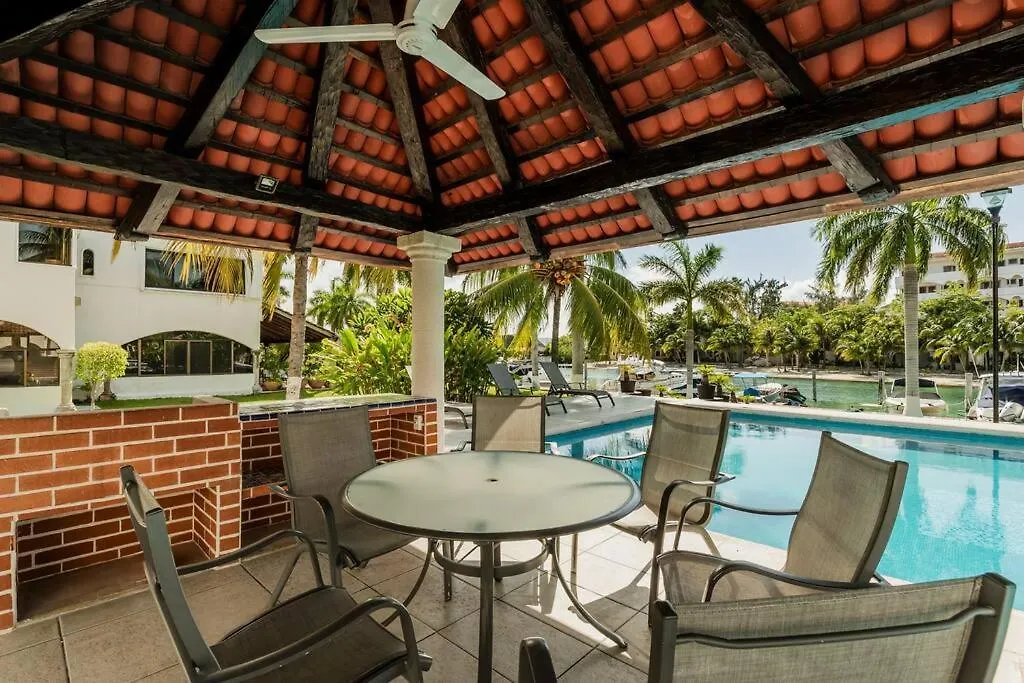 Stylish Lagoon Front Villa By Casa Paraiso Cancun